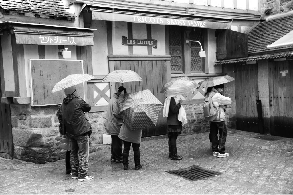 mont st michel les parapluies 1